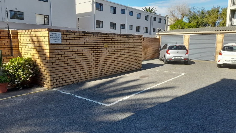 To Let 1 Bedroom Property for Rent in Kenilworth Western Cape
